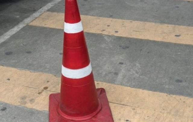 Cierran tramo de la PR-1 en Salinas por poste caído