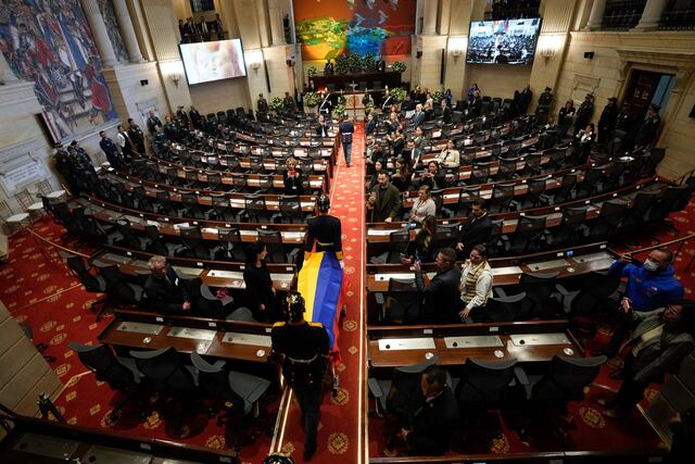 Capilla ardiente en Congreso de Colombia y tres días de honores tras llegada de restos de Botero