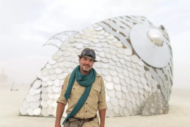 Boricua recibe beca en festival de arte en desierto de Nevada