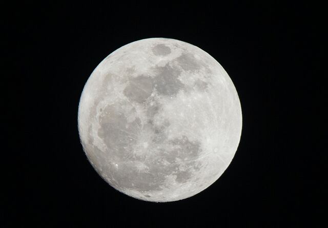 Venden polvo de la Luna por 1.8 millones