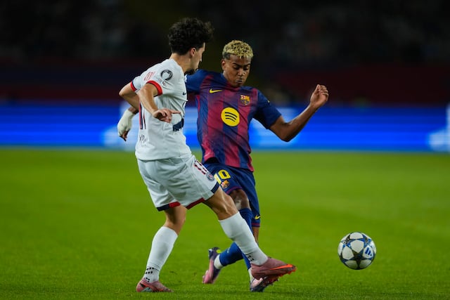 Lamine Yamal firma su primer triplete y lidera goleada del Barcelona