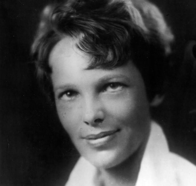 Fotografía sugiere que aviadora Amelia Earhart podría haber sobrevivido