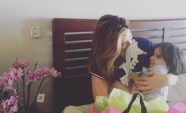 Famosos celebran a sus madres en las redes