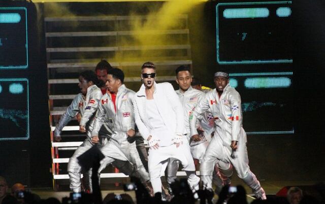 Justin Bieber enloquece a sus “beliebers” boricuas durante concierto