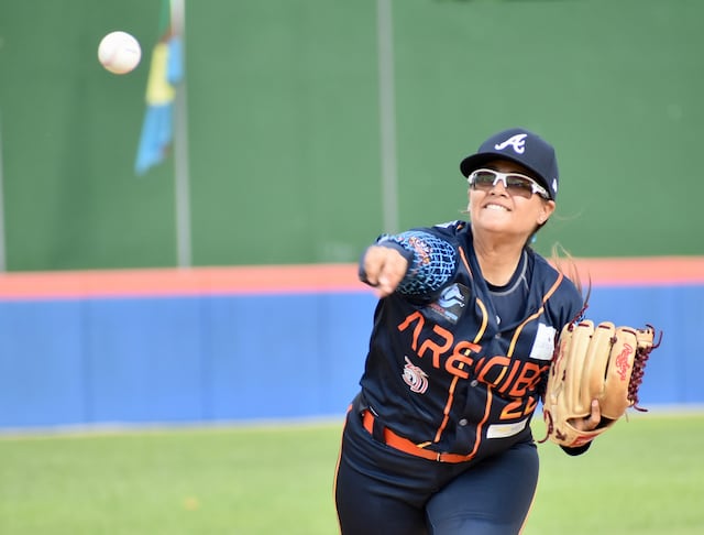 Lobas de Arecibo siguen invictas tras superar a las Petroleras