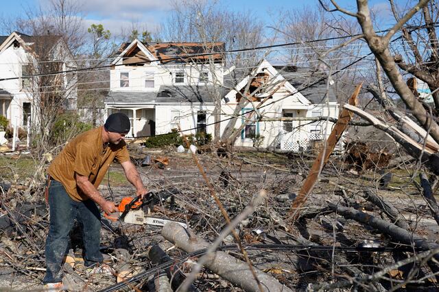 Tennessee intenta recuperarse luego de intensas tormentas y tornados
