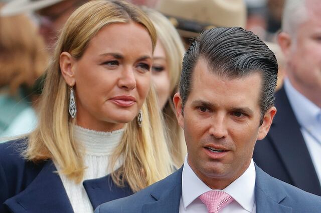 Donald Trump Jr. y esposa resuelven custodia de sus cinco hijos
