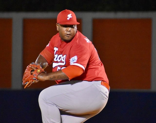 Al cuarto choque Mulos y Cariduros en la final del este