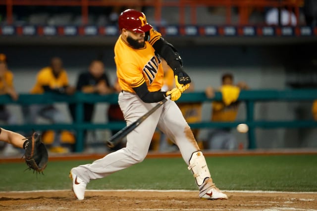 Con vida los Indios: Superaron a los Leones en la Noche de Roberto Clemente de la pelota invernal