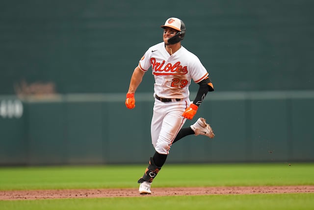 Orioles dominan a Astros y evitan barrida