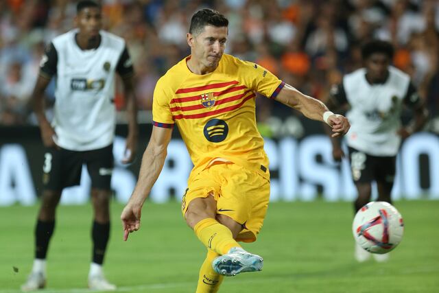 Barça remonta y vence 2-1 al Valencia