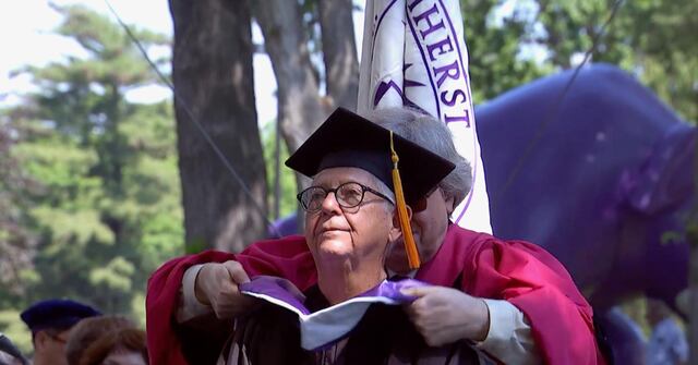 Fundador de Casa Pueblo recibe doctorado honoris causa
