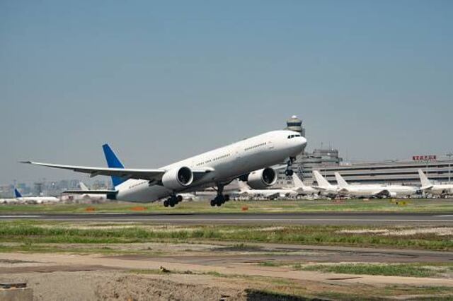 Canadienses podrán viajar con 30 gramos de marihuana en vuelos nacionales