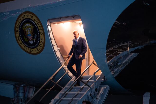 Biden advierte  que “algo peligroso está ocurriendo” en EEUU
