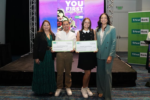 FirstBank entrega 25 becas para apoyar a estudiantes universitarios en Puerto Rico