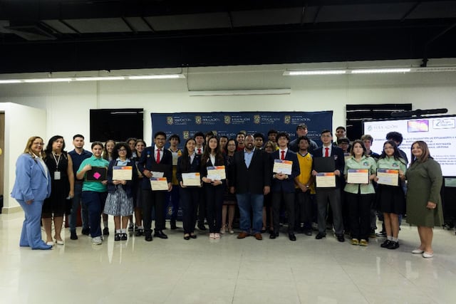 Educación otorga becas a estudiantes de 15 escuelas para representar a Puerto Rico en feria internacional de ciencias