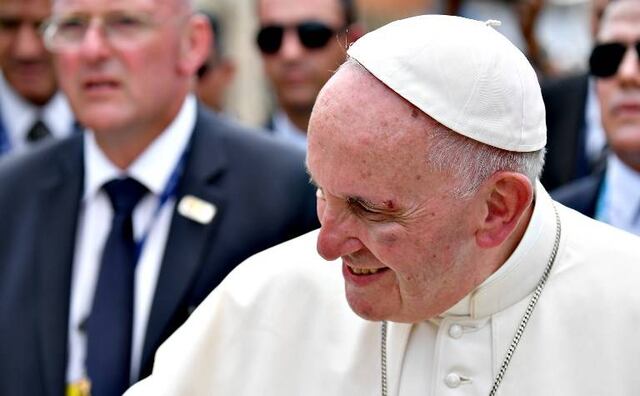 El papa Francisco revela que padece de una enfermedad pulmonar