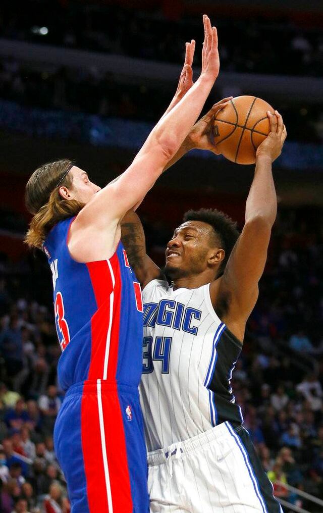 Pistons superan a Magic; logran 1er triunfo de la temporada