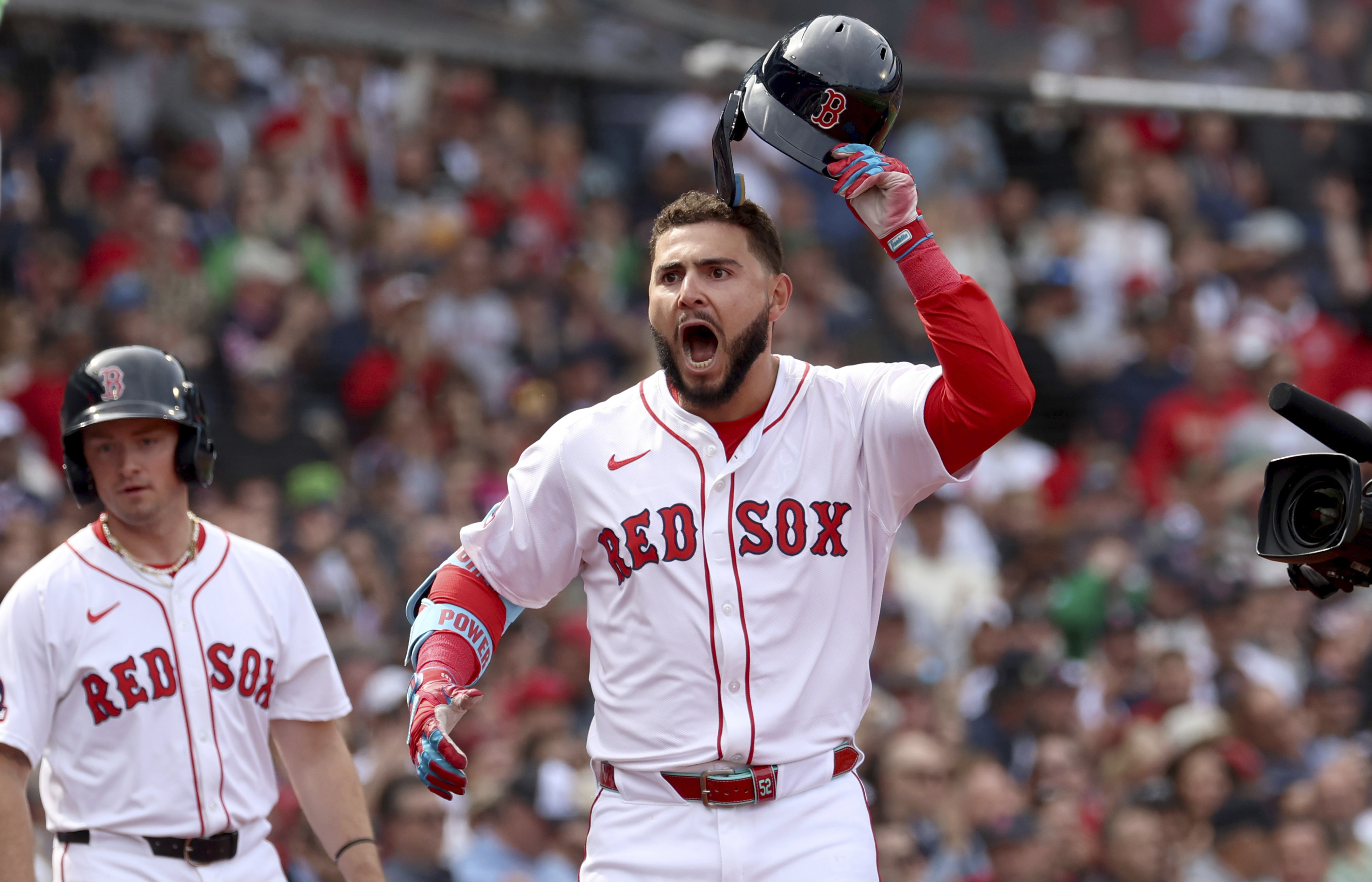 Red Sox celebran apertura en Fenway con victoria 13-9 sobre Cardinals