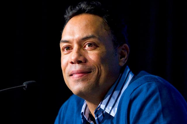 Salón de la Fama del béisbol acepta renuncia de Roberto Alomar