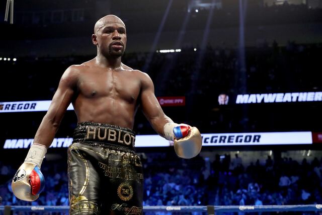 Floyd Mayweather anuncia su regreso al boxeo con casi 49 años