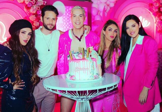 Integrantes de ‘RBD’ se quedan vestidos y alborotados en los Premios Lo Nuestro