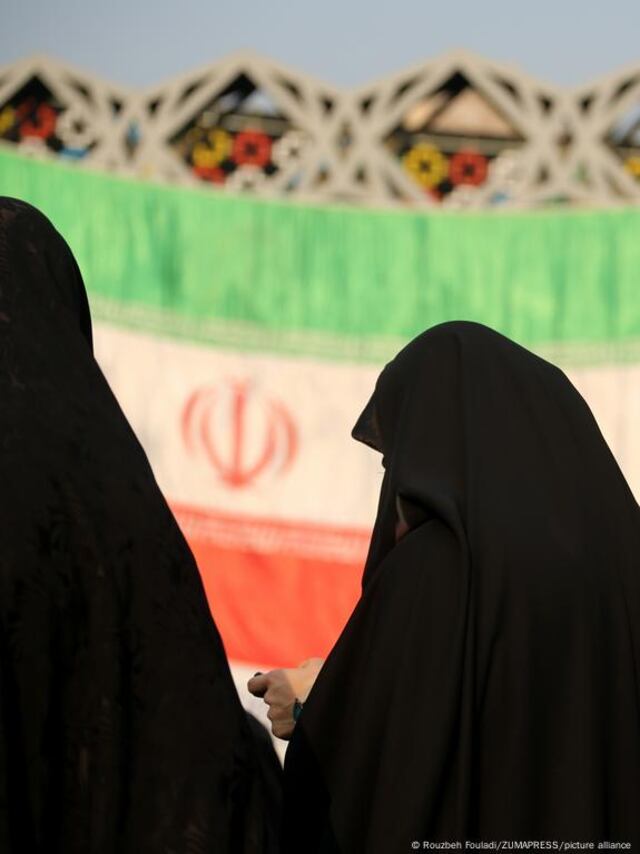 Irán: las mujeres desafían el velo islámico obligatorio