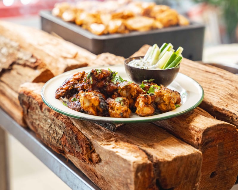Chefs y mixólogos se unen para llevar recetas puertorriqueñas a la mesa del Super Bowl LX. Suministrada