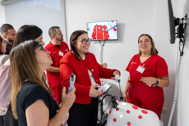 Inaugura el Instituto Johnson & Johnson en Manatí