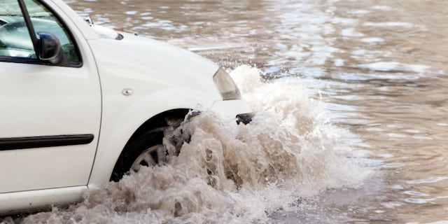 DTOP atiende situación de inundaciones en la PR-2 en Hormigueros