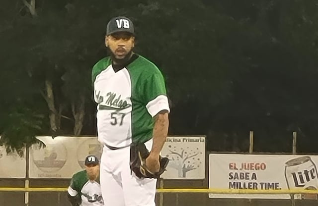Eddy Reynoso tira juego completo: Vega Baja blanquea 2-0 a Dorado