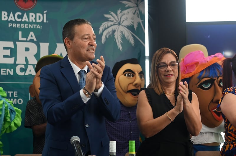El alcalde de Cataño , Julio Vasallo, ofrece conferencia de prensa sobre la Feria Bacardi. Centro de Convenciones, Cataño. Metro PR 22 de octubre de 2024