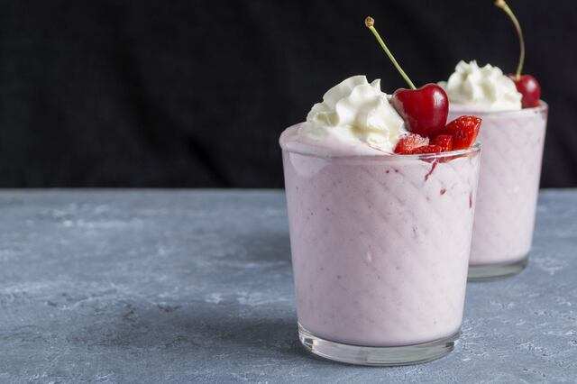 Cómo hacer frappé de fresas cremoso