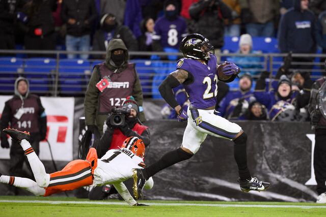 Ravens asegura AFC Norte tras vencer 35-10 a Cleveland