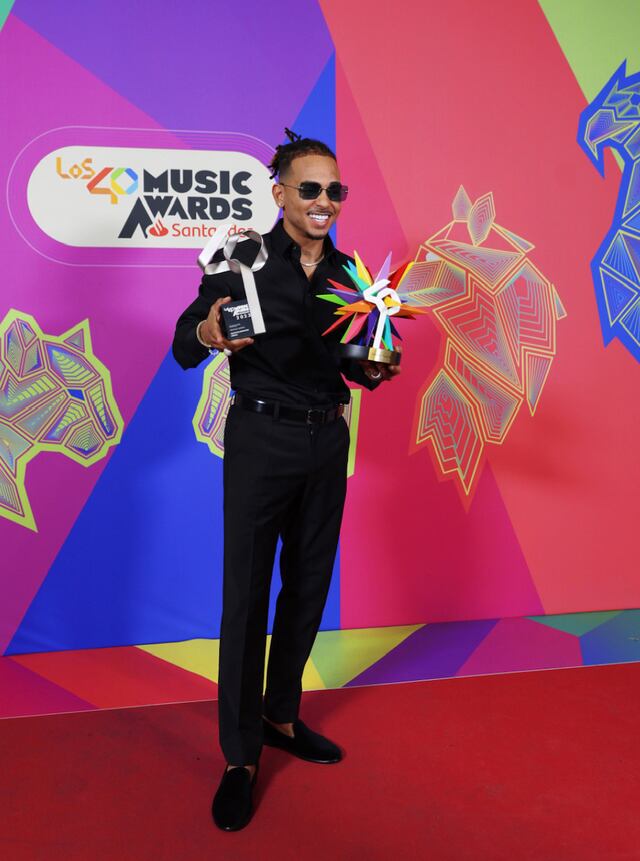 Ozuna recibe premios en LOS40 Music Awards en España