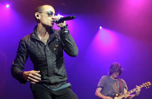 Viuda de vocalista de Linkin Park habla de su muerte