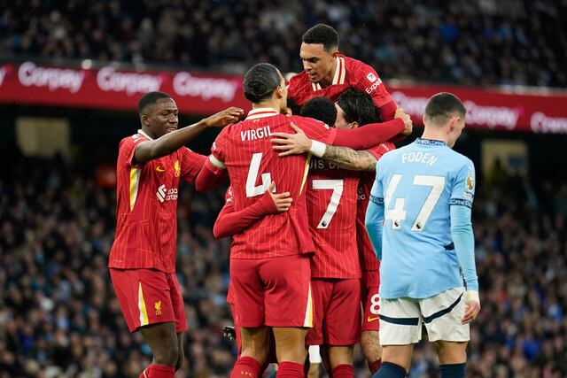 Liverpool amplía ventaja en la cima de la Liga Premier