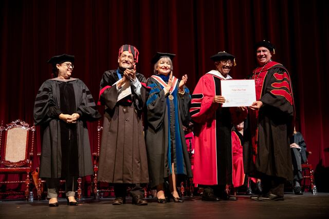 “Me siento muy feliz”: UPR entrega doctorado Honoris Causa a Rafael Ithier