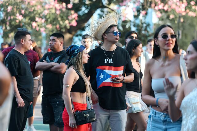 Euforia, colores y alegría antes del primer show de gira de Bad Bunny en Argentina