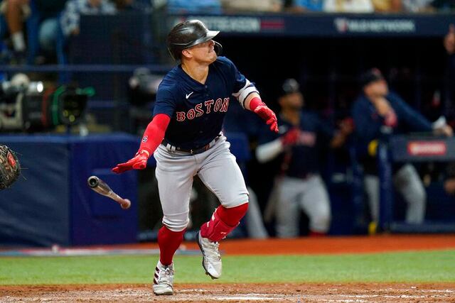Kike Hernández regresa con Boston después de 2 meses lesionado