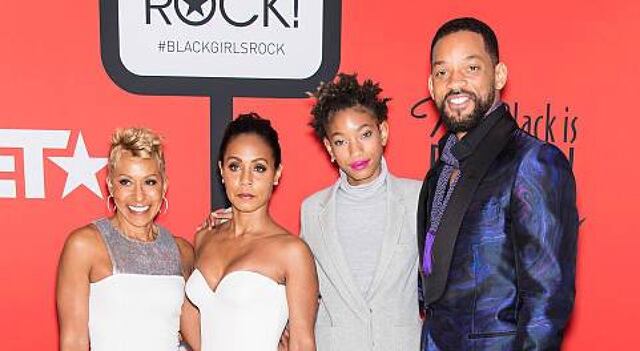 Suegra de Will Smith luce poderoso abdomen a los 67 años
