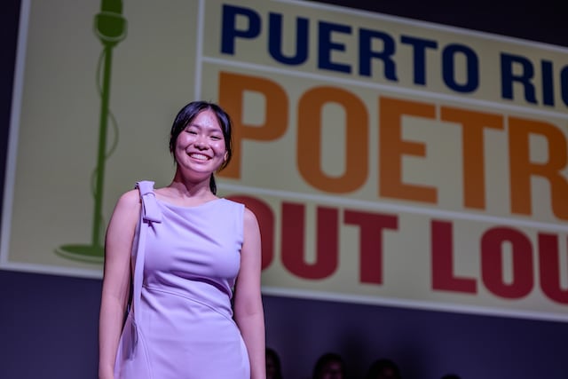 Joven gana certamen de recitación de poesía en Puerto Rico
