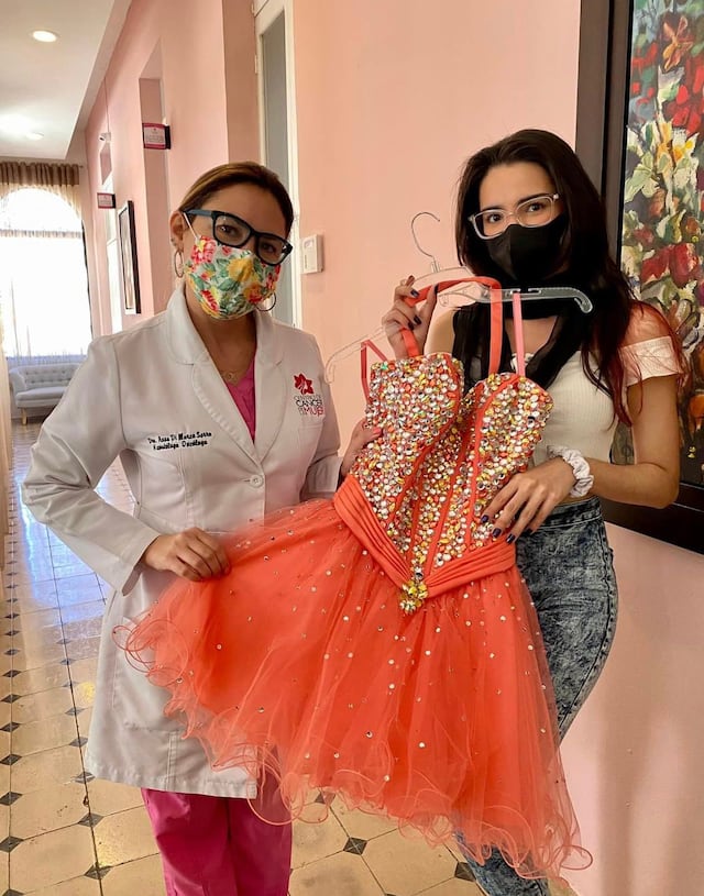 Hacen llamado a donar trajes para que jóvenes puedan ir a su senior prom