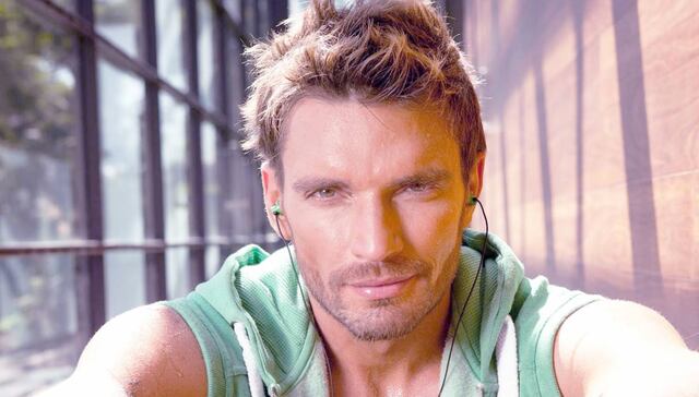 Feliz Julián Gil de poder ver a su hijo fuera de los tribunales