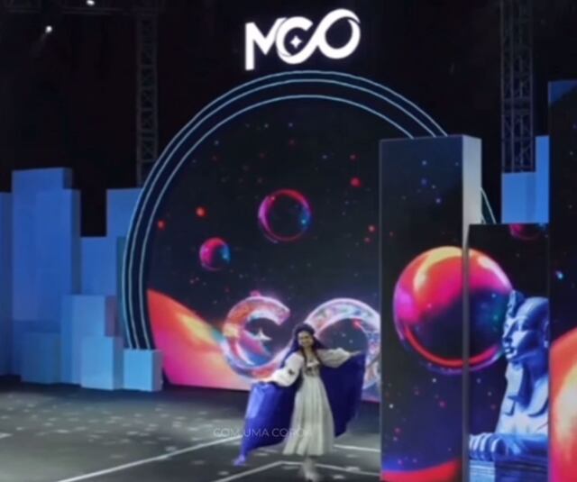 Candidata se estrella contra escenografía del novel certamen Miss Cosmo 2024