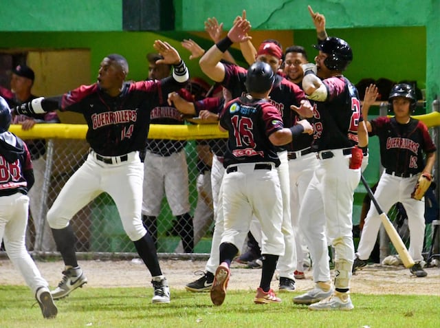 Guerrilleros vencen a Polluelos y evitan su eliminación