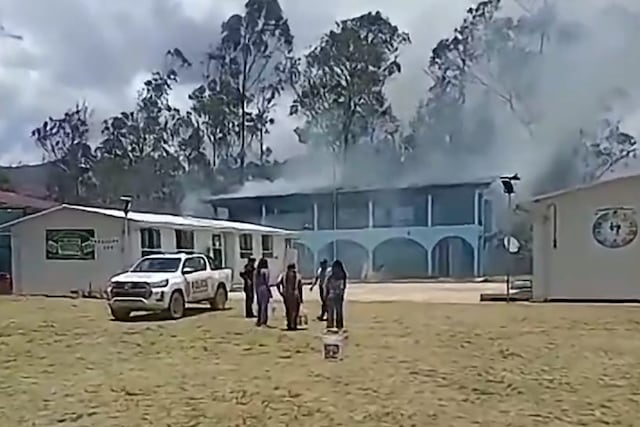 Un explosivo causó incendio en centro de votación durante las elecciones locales de Perú