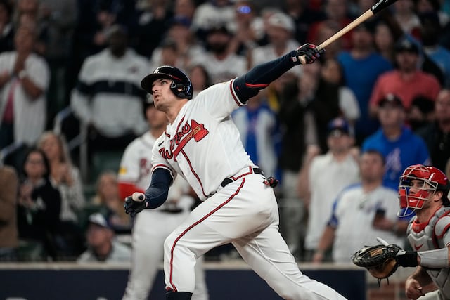 Bravos vencen 5-4 a Filis