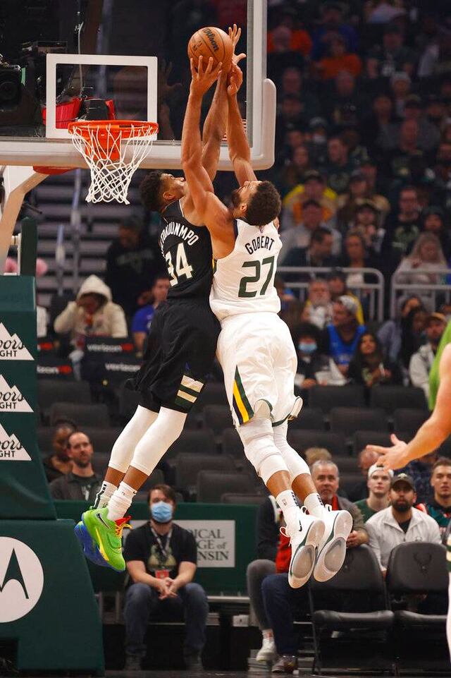 Jazz propinan tercera derrota en fila a Bucks