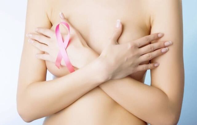 Revelan por qué el riesgo de cáncer de mama aumenta tras la menopausia